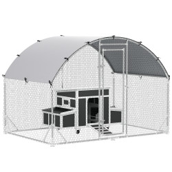 Conjunto de 1 galinheiro de madeira 147x93,5x89,5 cm e 1 galinheiro grande em aço galvanizado 280x190x197 cm cinza
